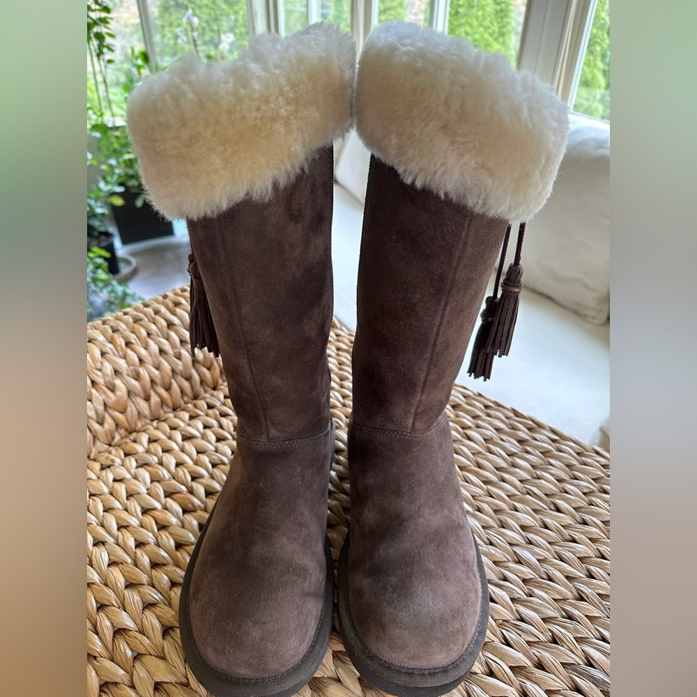 Ugg Australia Women’s Plumdale tall calf boots - Picture 9 of 13
